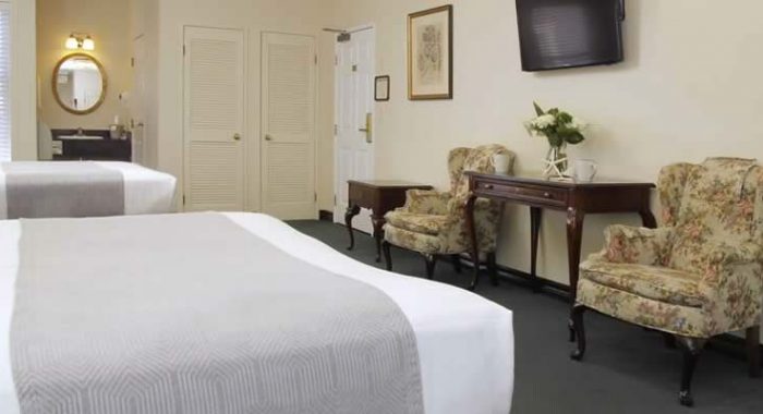 Room 3FR - 2 Queen Beds Interior with sitting area
