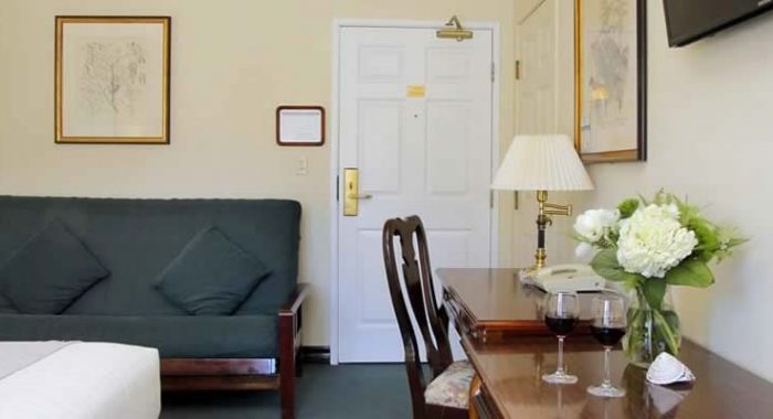 St. Lauren Room 4PO with King Bed & Futon, Partial Ocean View of Avalon Bay