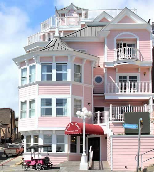Front of St Lauren Hotel